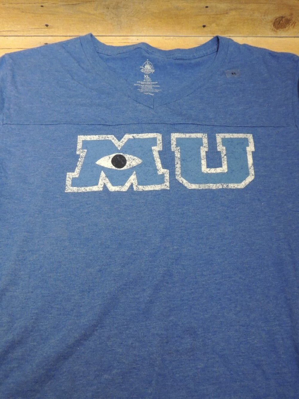 Disney Parks Monsters University Women's V-Neck Tee. Size XL